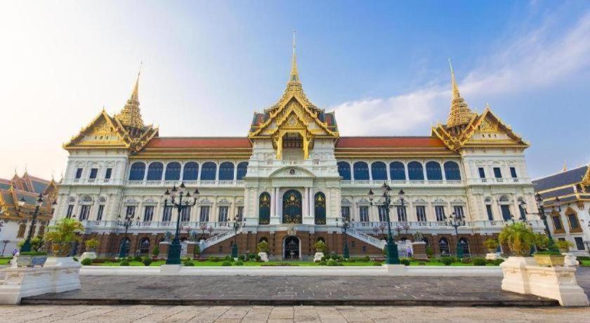 The Twins Hostel Bangkok Exterior photo